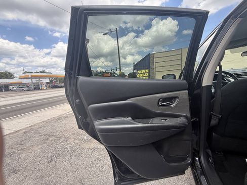 Used 2017 Nissan Murano SV FWD image 24