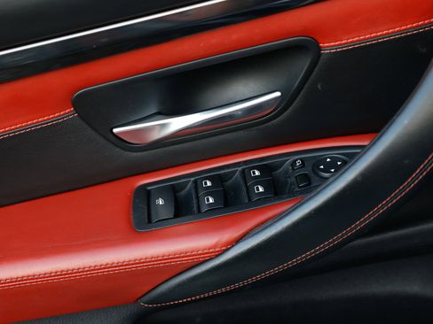 Used 2016 BMW M4 Convertible image 44