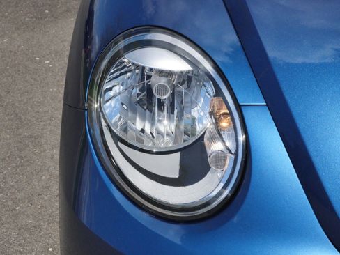 Used 2019 Volkswagen Beetle 2.0T SE FWD image 16