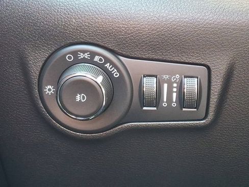 Used 2023 Jeep Compass Limited AWD/4WD image 23