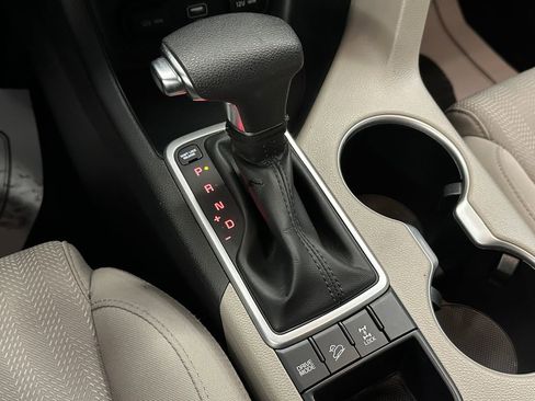 Used 2022 Kia Sportage LX image 16