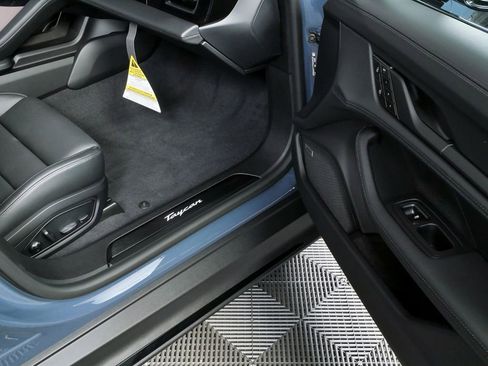 New 2026 Porsche Taycan image 25