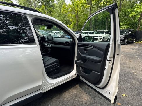 Used 2023 Honda Pilot Touring image 28