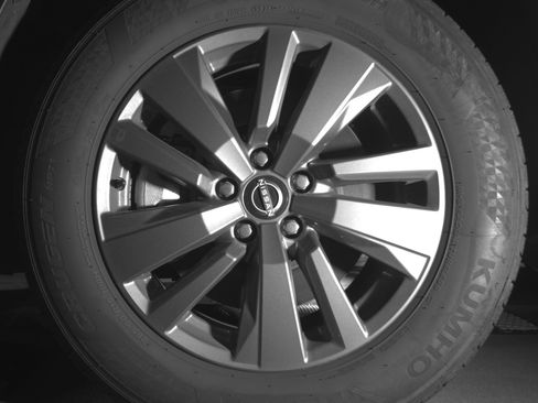 Used 2025 Nissan Pathfinder SV image 12