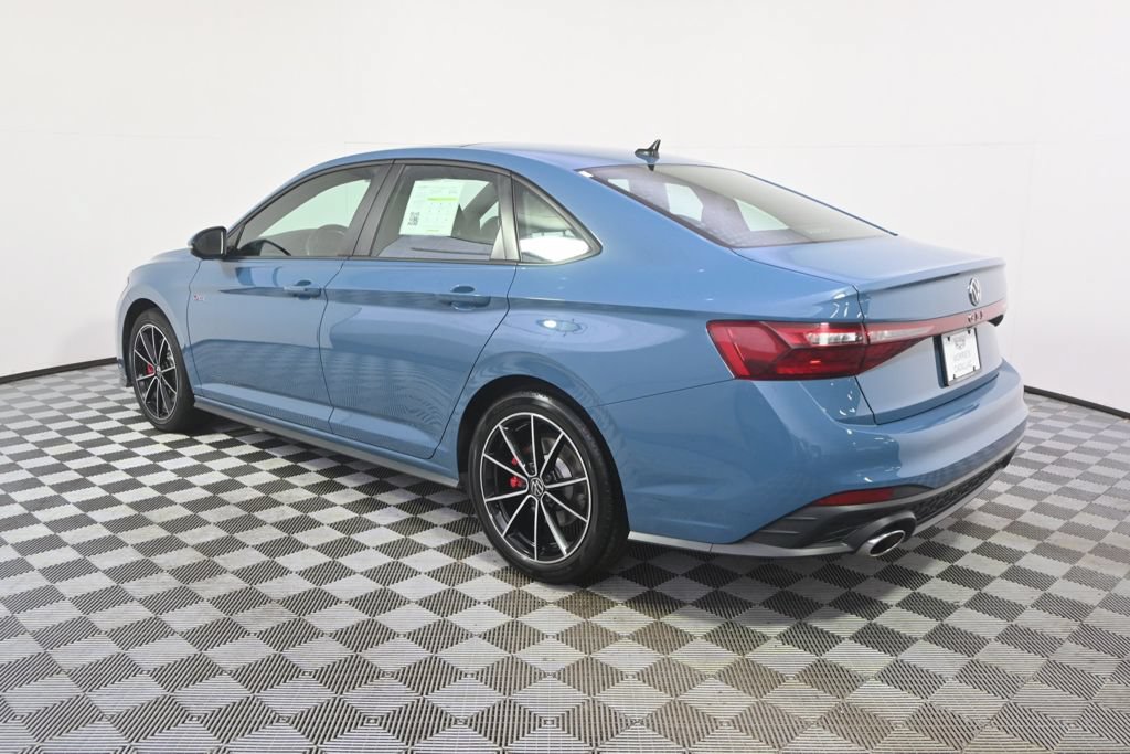 Used 2025 Volkswagen Jetta GLI Autobahn FWD image 3
