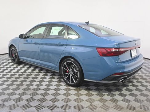 Used 2025 Volkswagen Jetta GLI Autobahn FWD image 3