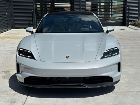 Used 2025 Porsche Taycan image 6