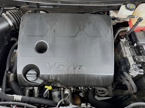 Used 2024 Buick Enclave Premium AWD/4WD image 38