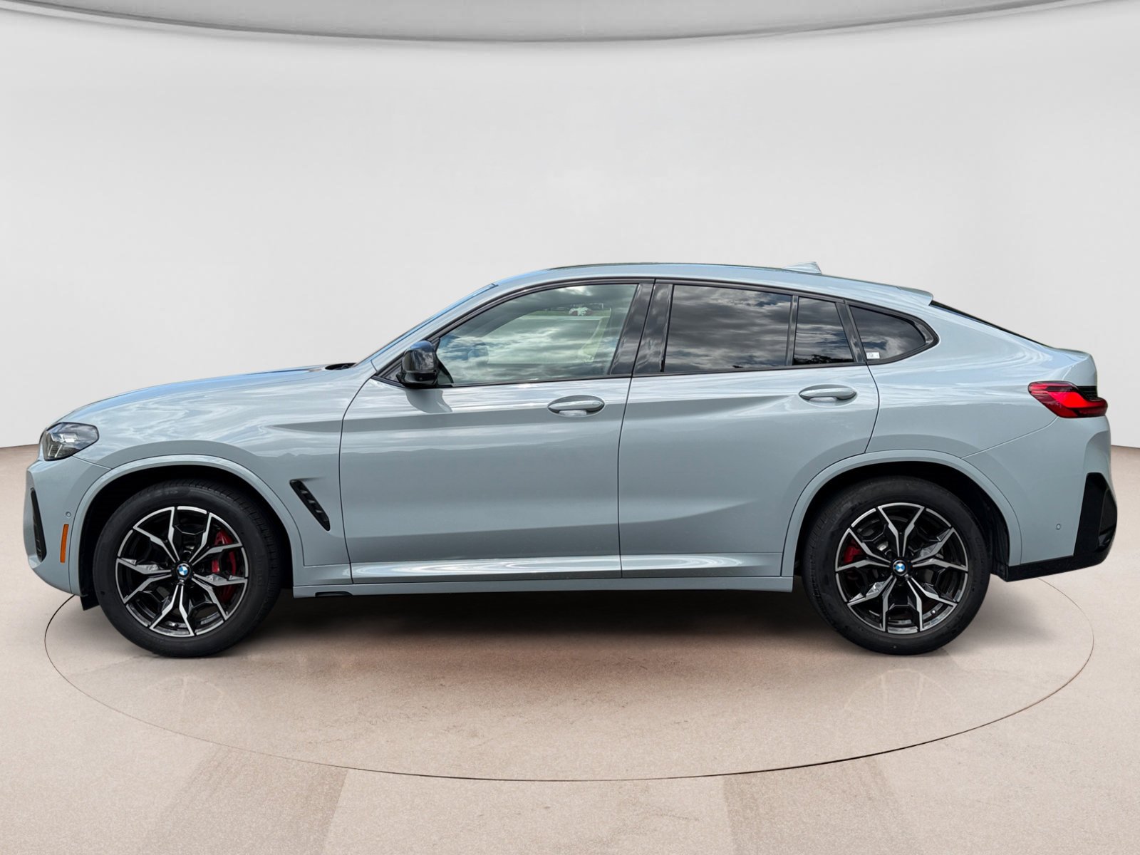 Used 2024 BMW X4 M40i w/ Premium Package AWD/4WD image 2