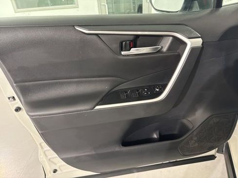 Used 2022 Toyota RAV4 SE AWD/4WD image 19