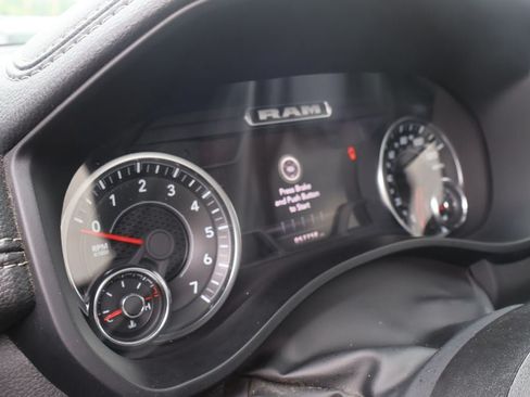 Used 2024 RAM 1500 Laramie RWD image 8