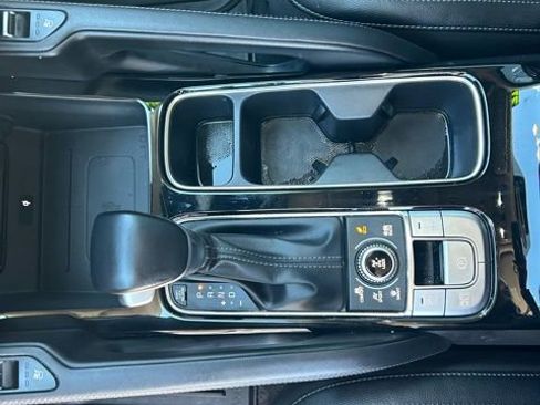 Used 2022 Kia Telluride EX w/ EX Premium Package image 17