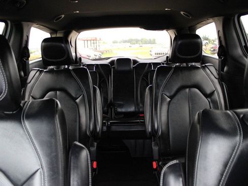 Used 2025 Chrysler Pacifica Select FWD image 15