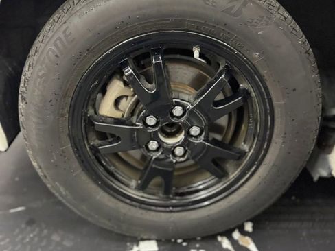 Used 2015 Toyota Prius Two image 31