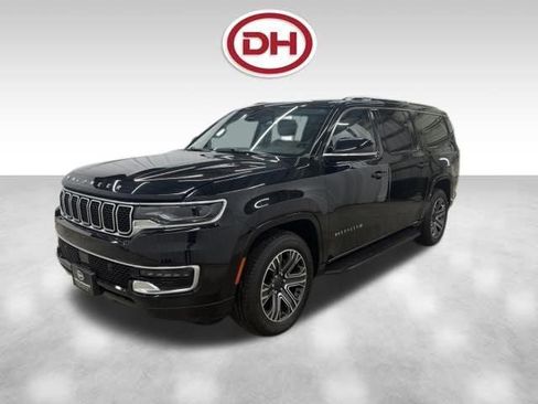 Used 2024 Jeep Wagoneer L 4WD w/ Premium Group I image 11