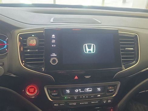 Used 2022 Honda Pilot Touring image 8