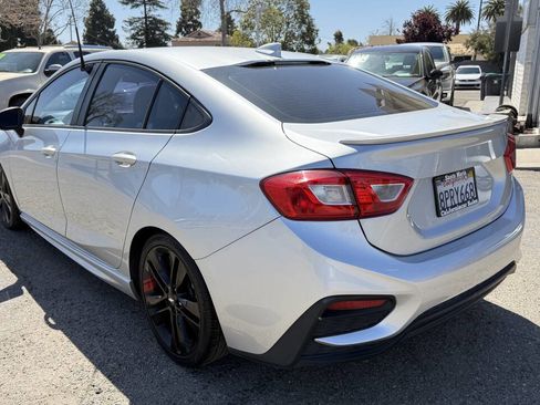 Used 2018 Chevrolet Cruze LT w/ Redline Edition image 8
