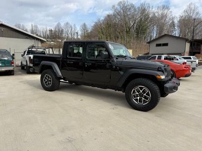 Used 2024 Jeep Gladiator Sport