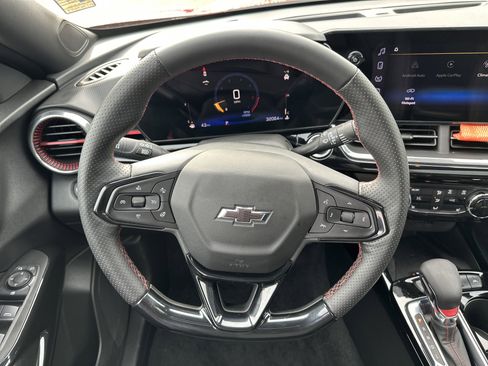 Used 2024 Chevrolet Trax RS w/ Sunroof Package image 24