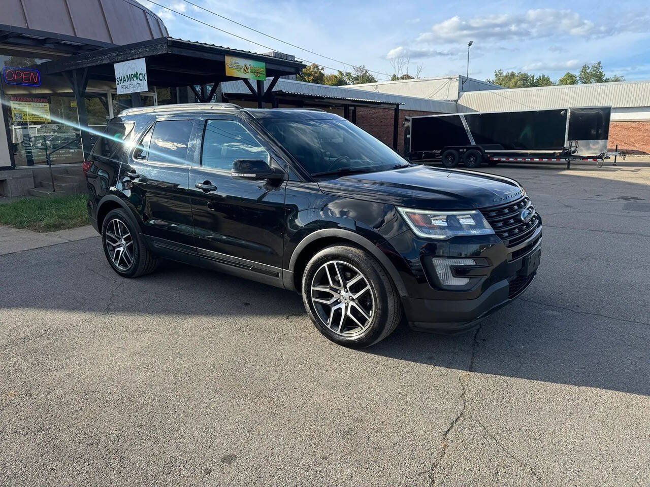 Used 2017 Ford Explorer Sport w/ Equipment Group 401A AWD/4WD image 5