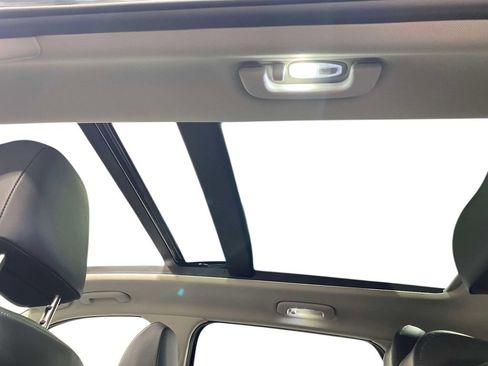 Used 2025 Kia Sorento S w/ Panoramic Sunroof Package FWD image 21