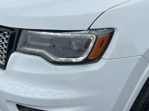 Certified 2022 Jeep Grand Cherokee Laredo X image 8