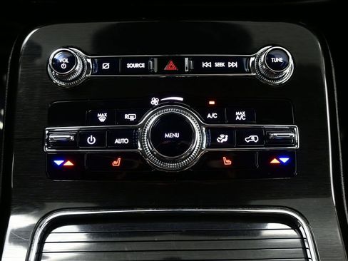 Used 2023 Lincoln Nautilus FWD w/ Premium Package image 20