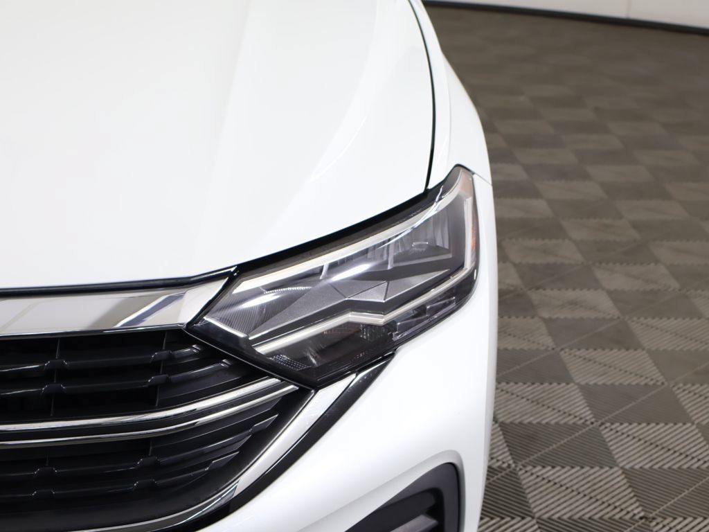 Used 2022 Volkswagen Jetta SE FWD image 13
