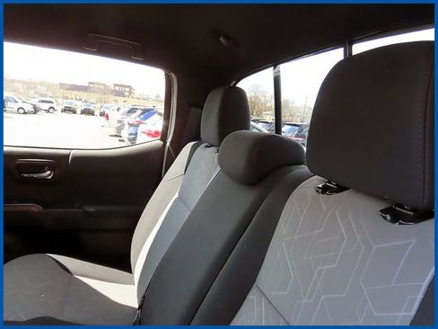 Used 2023 Toyota Tacoma TRD Sport AWD/4WD image 11