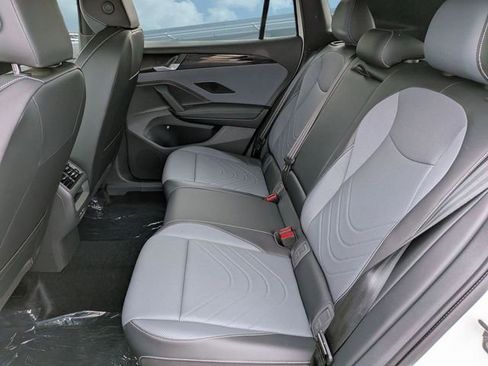 New 2026 Volkswagen Tiguan SE R-Line FWD image 15
