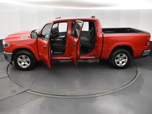 Used 2025 RAM 1500 Big Horn AWD/4WD image 7