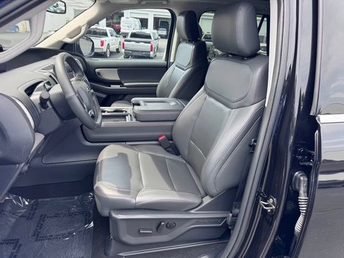 Used 2025 Ford Expedition Active AWD/4WD image 22