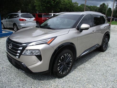 Used 2024 Nissan Rogue Platinum w/ Platinum Premium Package FWD image 1
