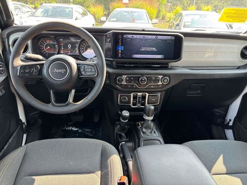 Used 2024 Jeep Wrangler Unlimited Sport AWD/4WD image 13