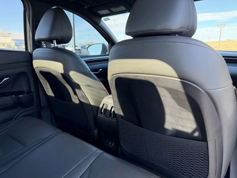 Used 2022 Hyundai Santa Cruz Limited image 13