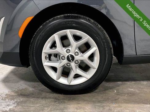 Used 2025 Kia Soul LX w/ LX Technology Package FWD image 10