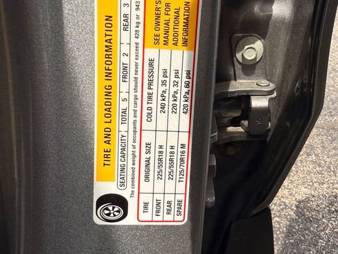 Used 2024 Chevrolet Trax RS FWD image 26