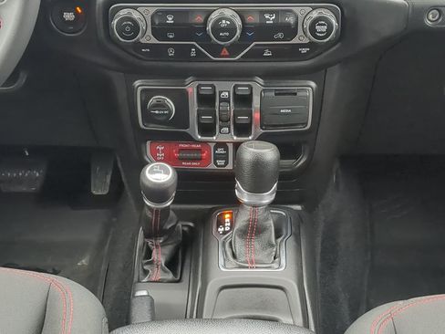 Certified 2023 Jeep Gladiator Rubicon image 17