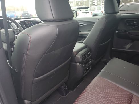 Used 2025 Honda Ridgeline Black Edition image 16