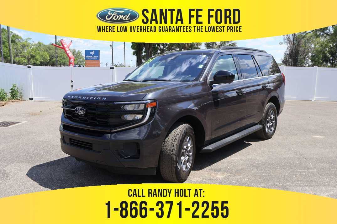 Used 2025 Ford Expedition Active RWD image 1