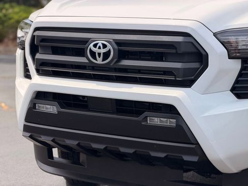 Used 2024 Toyota Tacoma SR5 RWD image 10