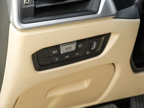 Used 2020 BMW 330i Sedan w/ Convenience Package image 37