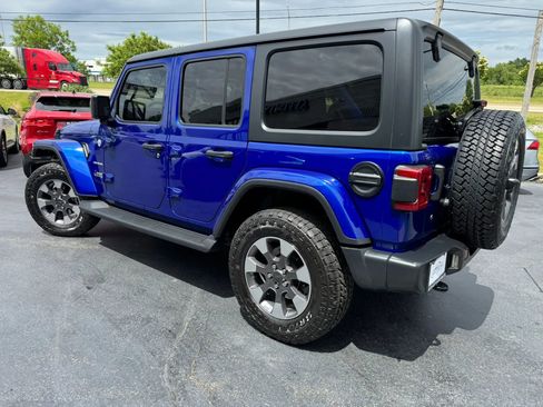 Used 2020 Jeep Wrangler Unlimited Sahara AWD/4WD image 3