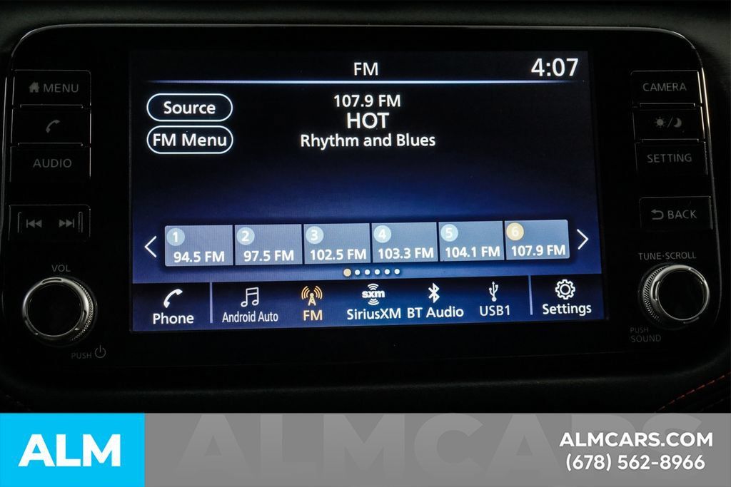 Used 2024 Nissan Versa SR FWD image 34