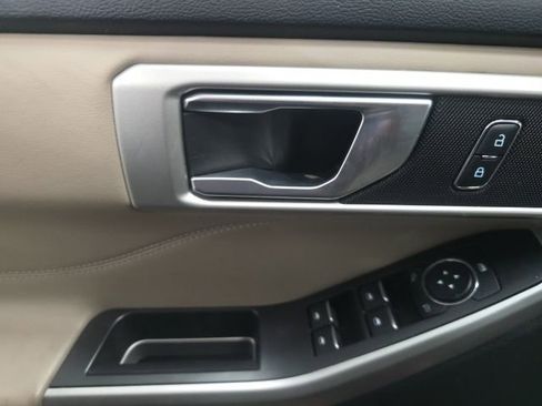 Used 2023 Ford Explorer XLT w/ Equipment Group 202A image 21