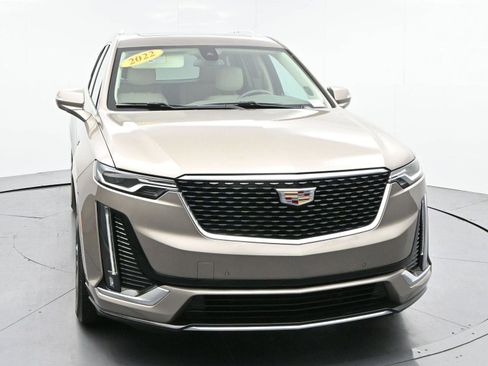 Used 2022 Cadillac XT6 Premium Luxury image 2