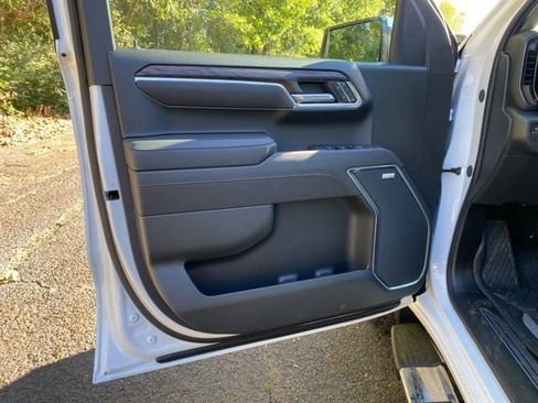 New 2026 GMC Sierra 1500 SLT image 13
