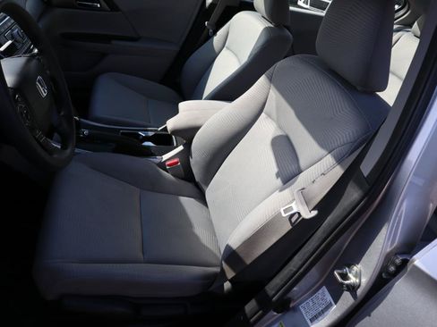 Used 2015 Honda Accord LX image 19