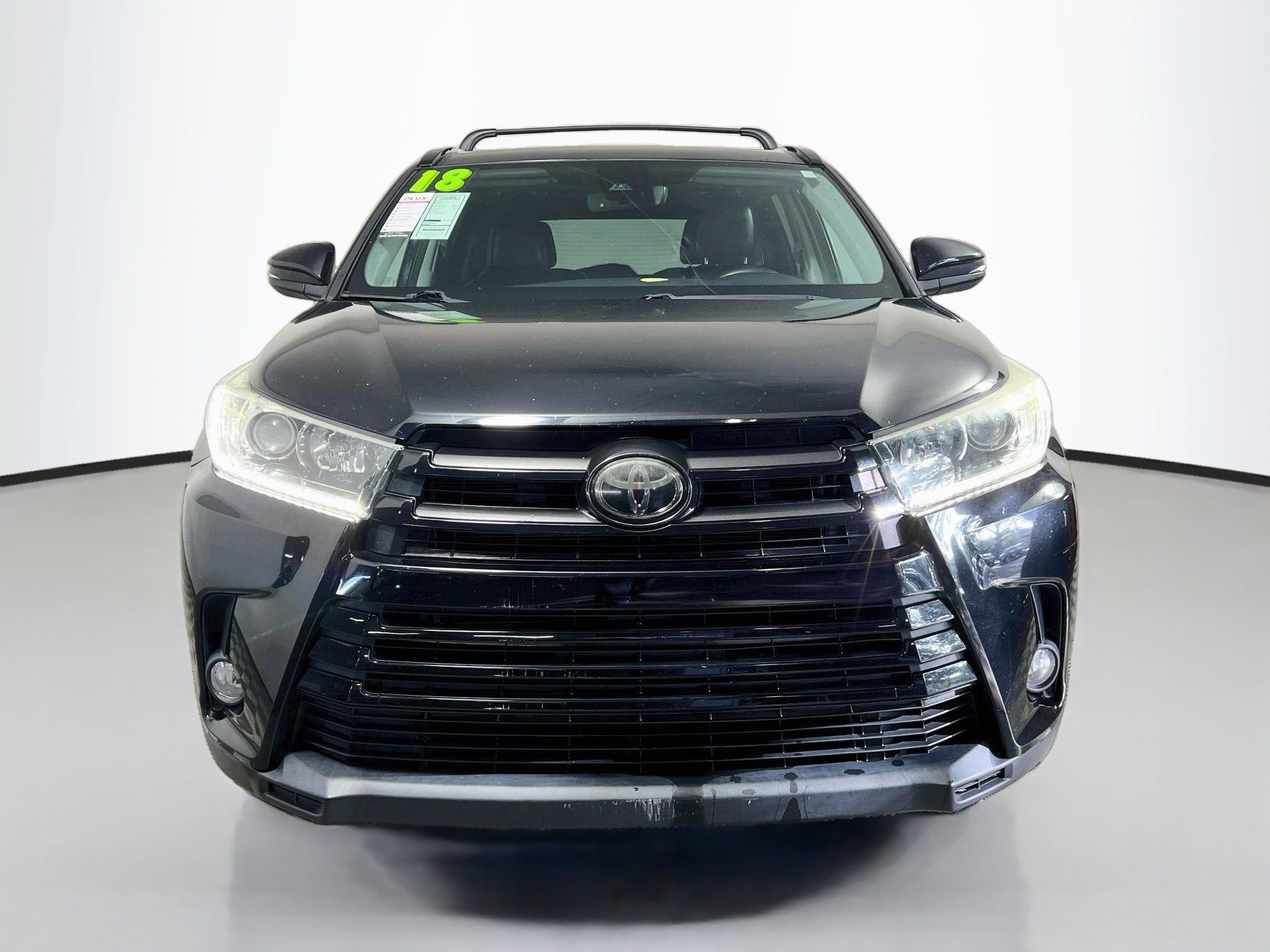 Used 2018 Toyota Highlander SE w/ Carpet Mat Package (TMS) AWD/4WD image 11