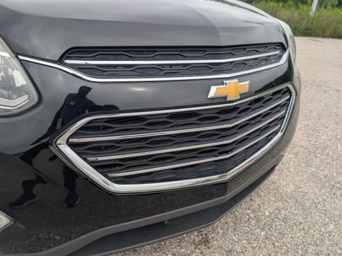 Used 2017 Chevrolet Equinox Premier w/ Enhanced Convenience Package FWD image 4